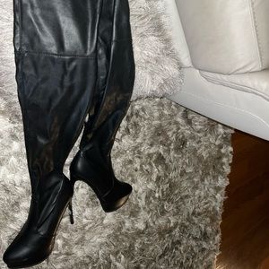 Black Thigh high faux leather platform stiletto. Size 11